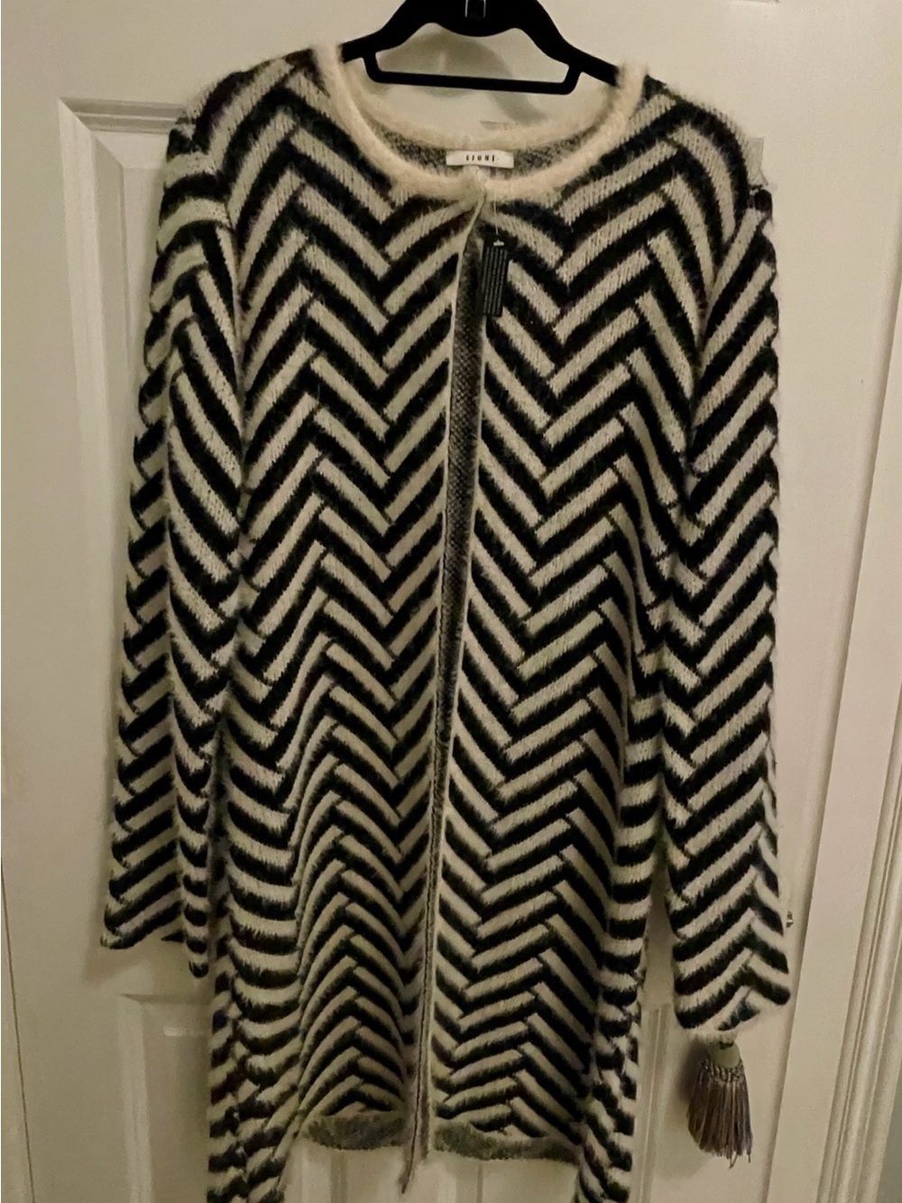 Sioni Black and White Chevron Fuzzy Super Soft Cardigan